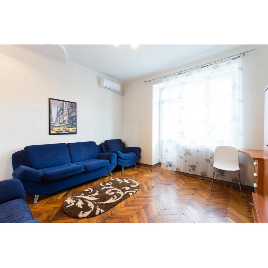 Apartments On Skovoroda Street *