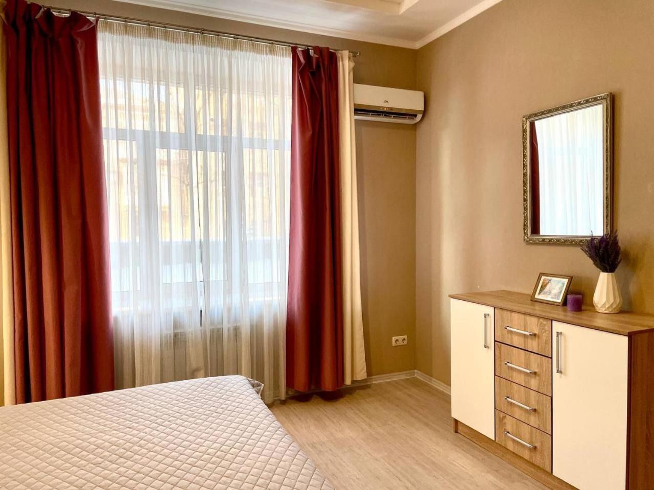 Apartments On Skovoroda Street 公寓